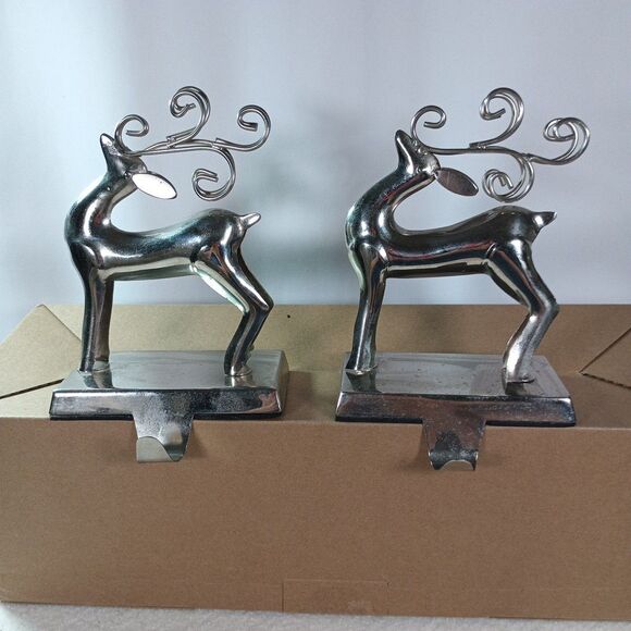 Pair of Silver Reindeer Stocking Holders – Mantelpiece Christmas Decor – Metal - Picture 9 of 10